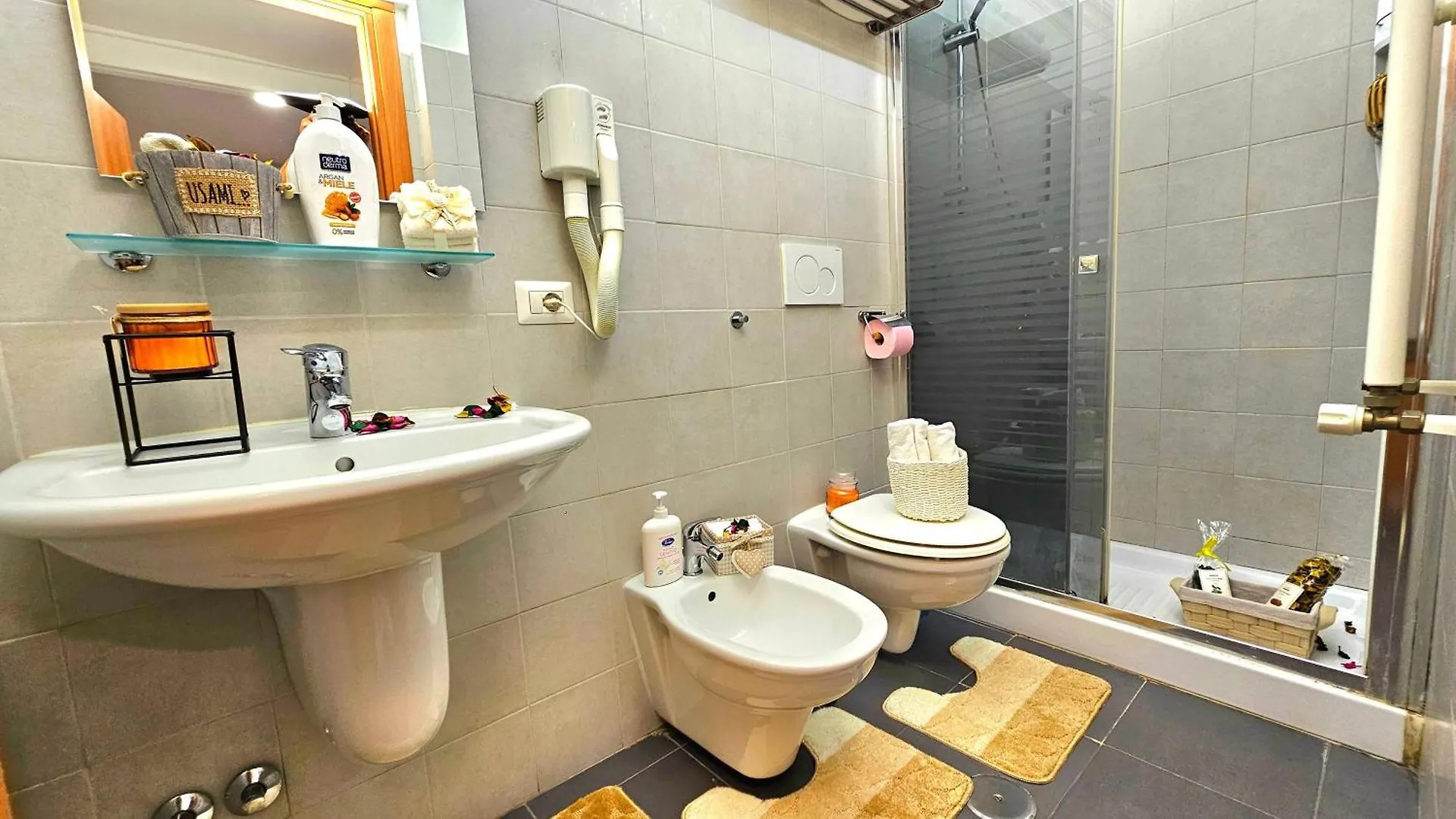 A Casa Simpatia - Breakfast Included Apartment Rome 0*,  Italy